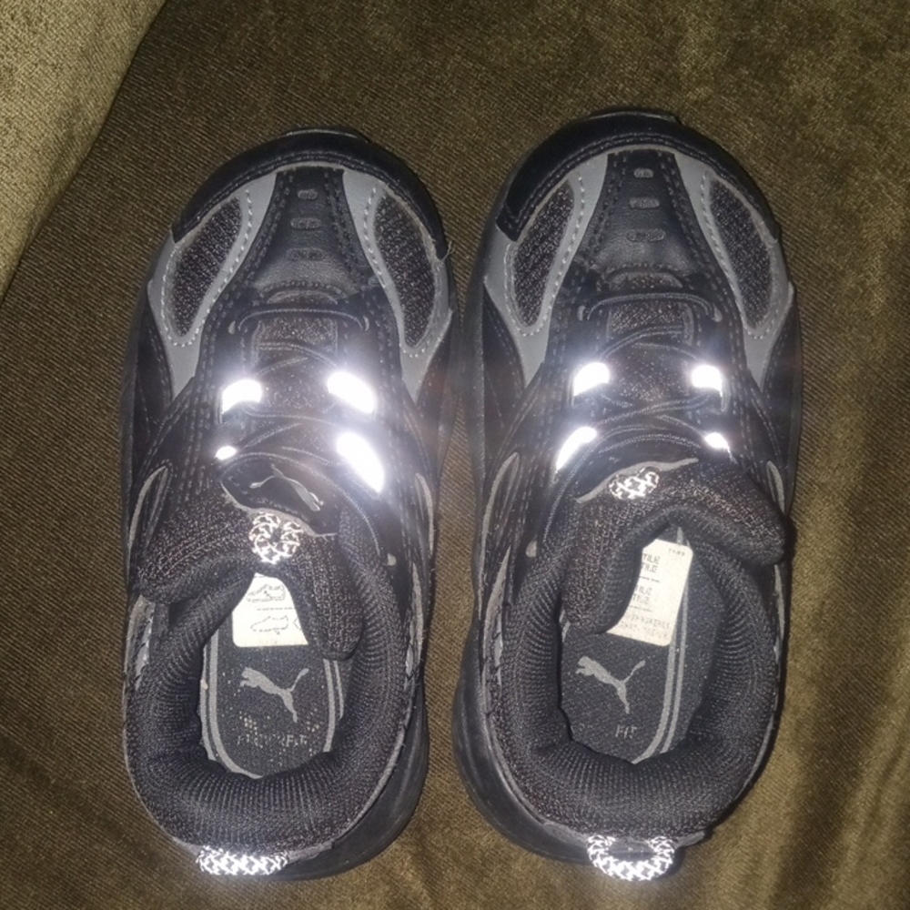 Puma Kids Sneakers in Black and Gray